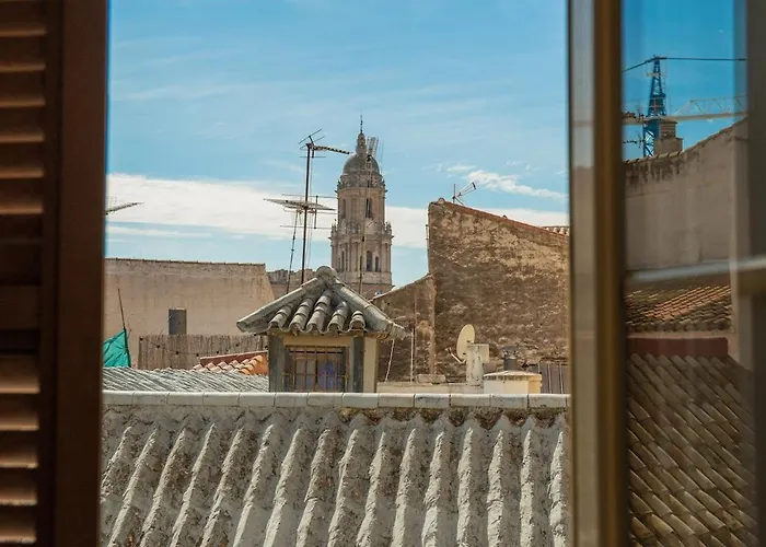 C61 - Brand New One Bedroom Cathedral Views