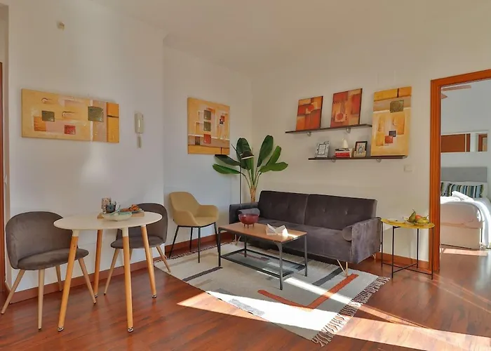 C61 - Brand New One Bedroom Cathedral Views